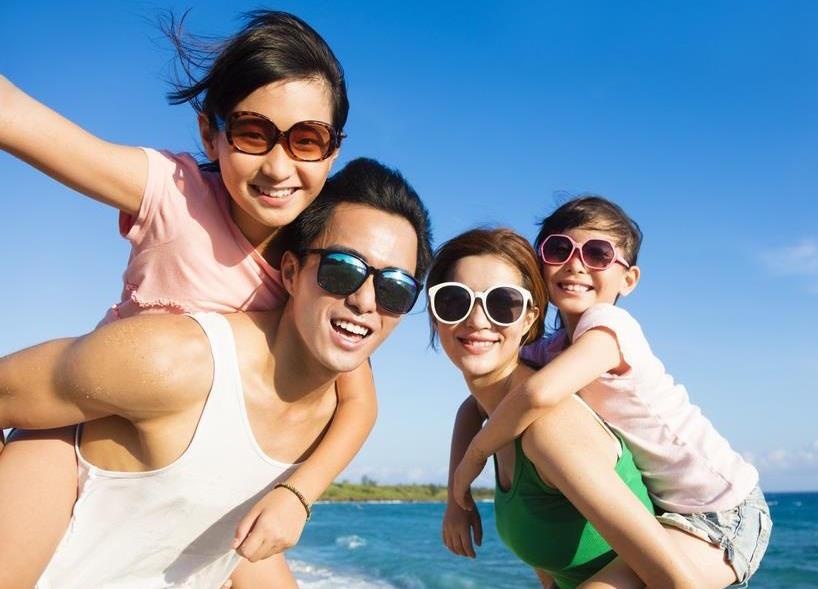 Bien xanh dang vay goi, ban con cho gi ma chua buoc toi mua he? hinh anh