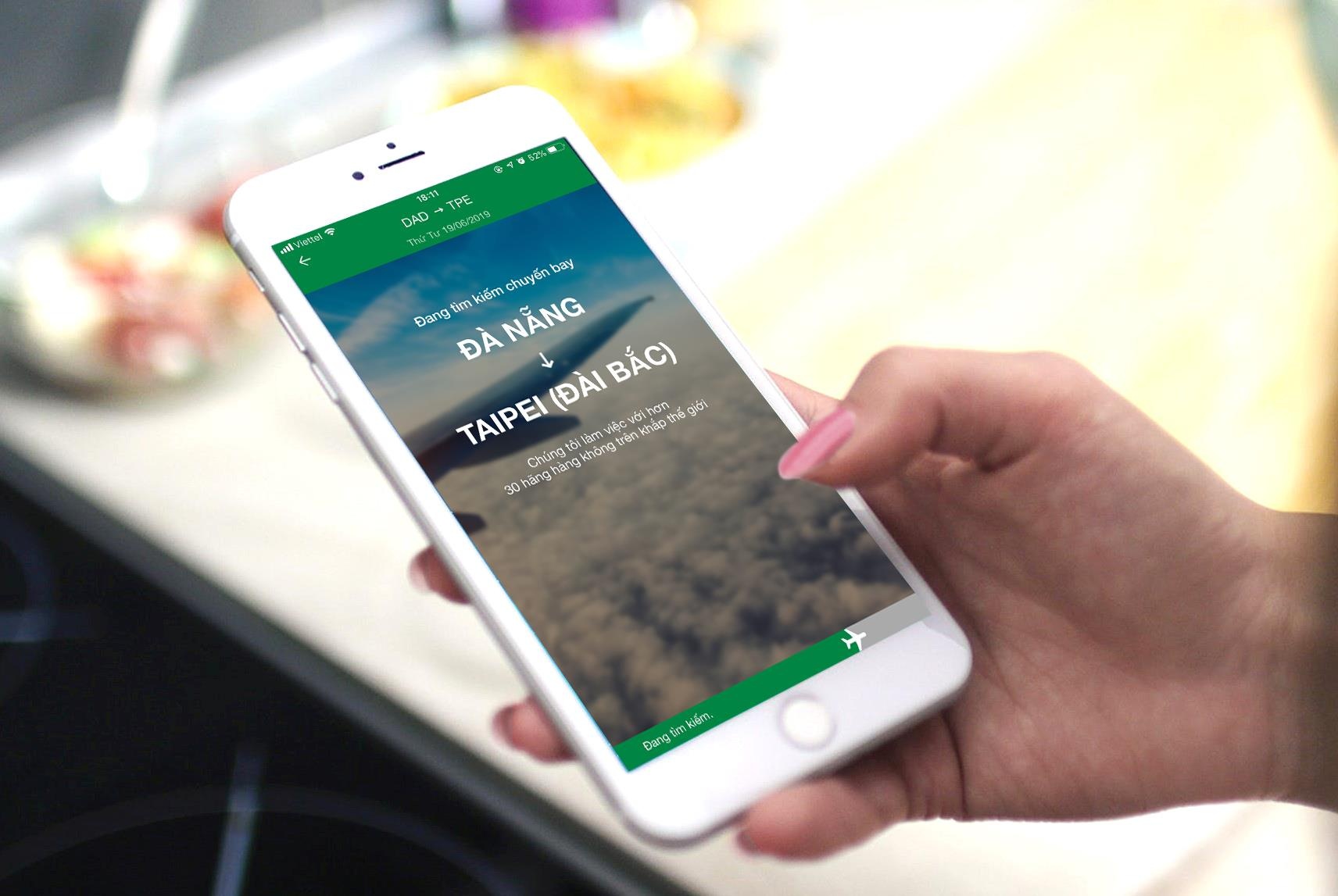 Nho mobile banking, chuyen du lich cua gioi tre ngay cang tien loi hinh anh
