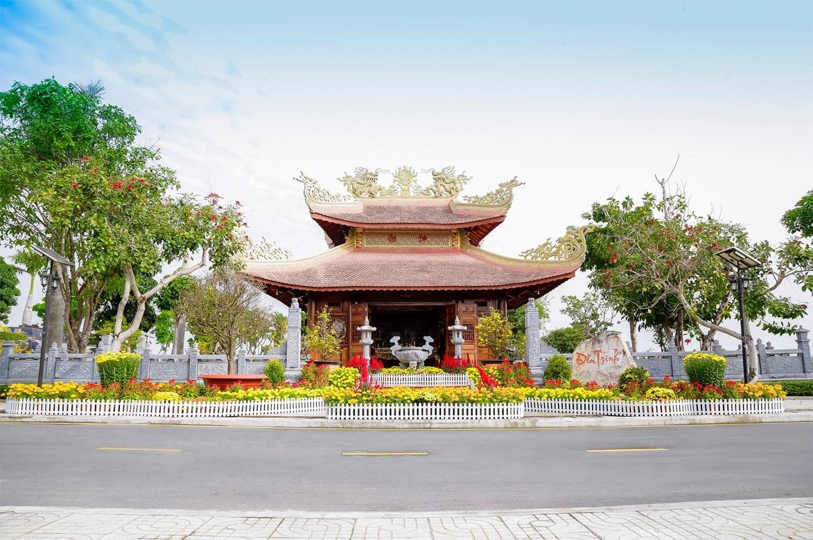 Co nen dau tu vao BDS hoa vien? hinh anh