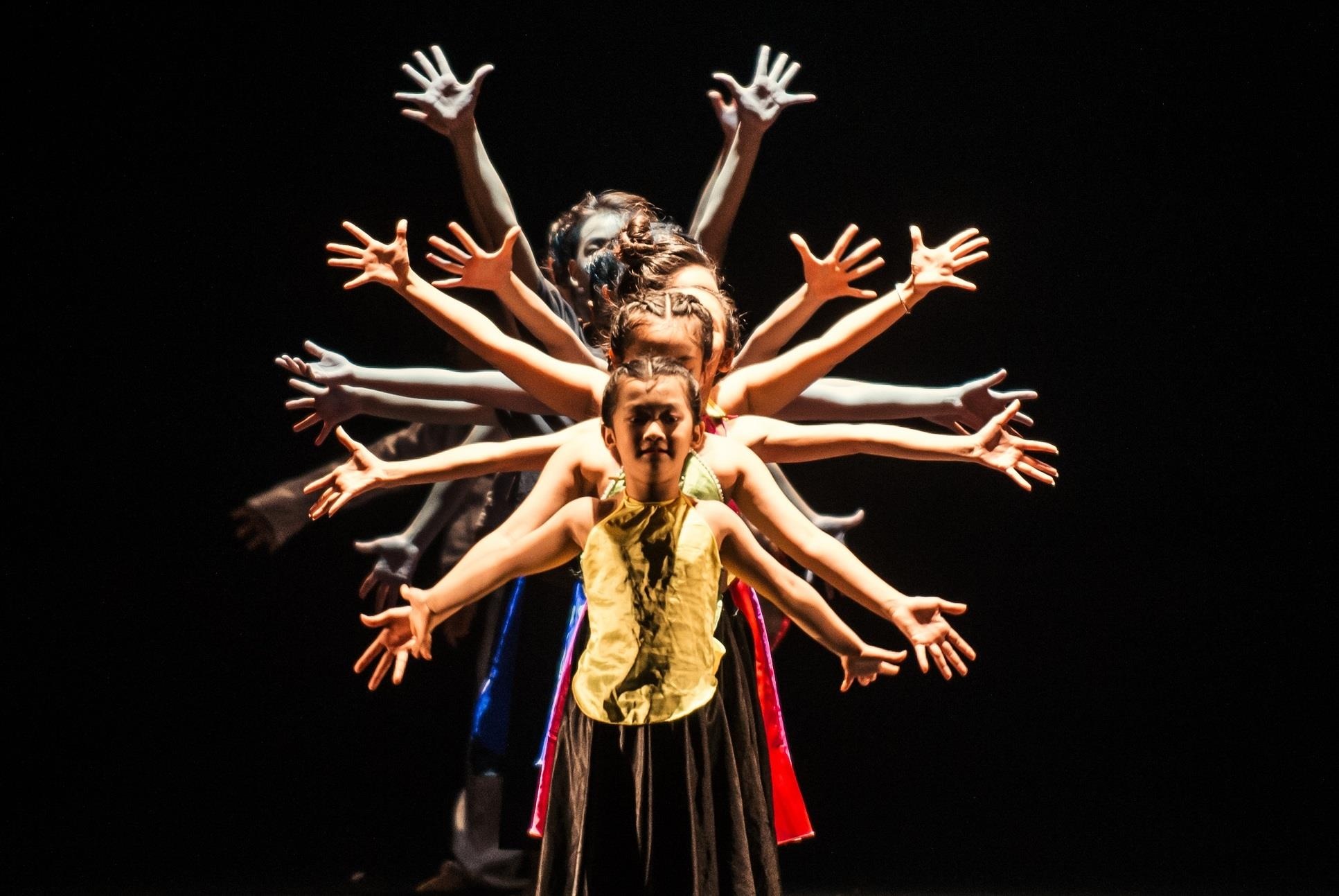 Dai vu kich 'Once upon a time' gay an tuong voi 1.200 khan gia Ha Noi hinh anh