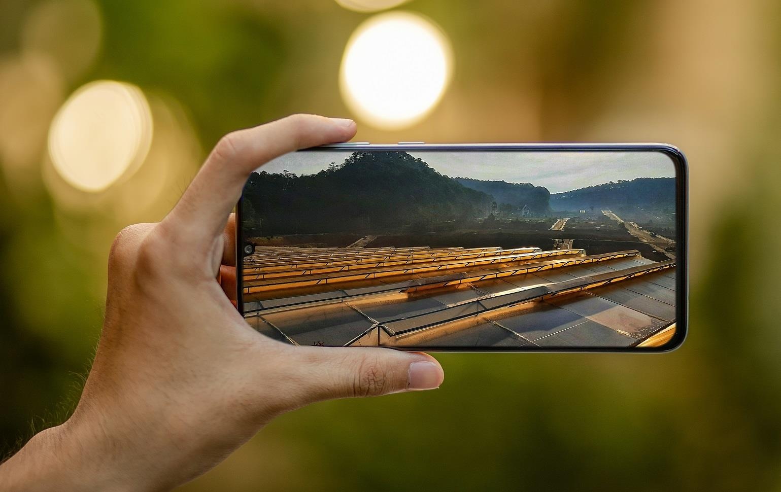 Galaxy A70 - chia khoa de Millennials mo rong trai nghiem vo han hinh anh