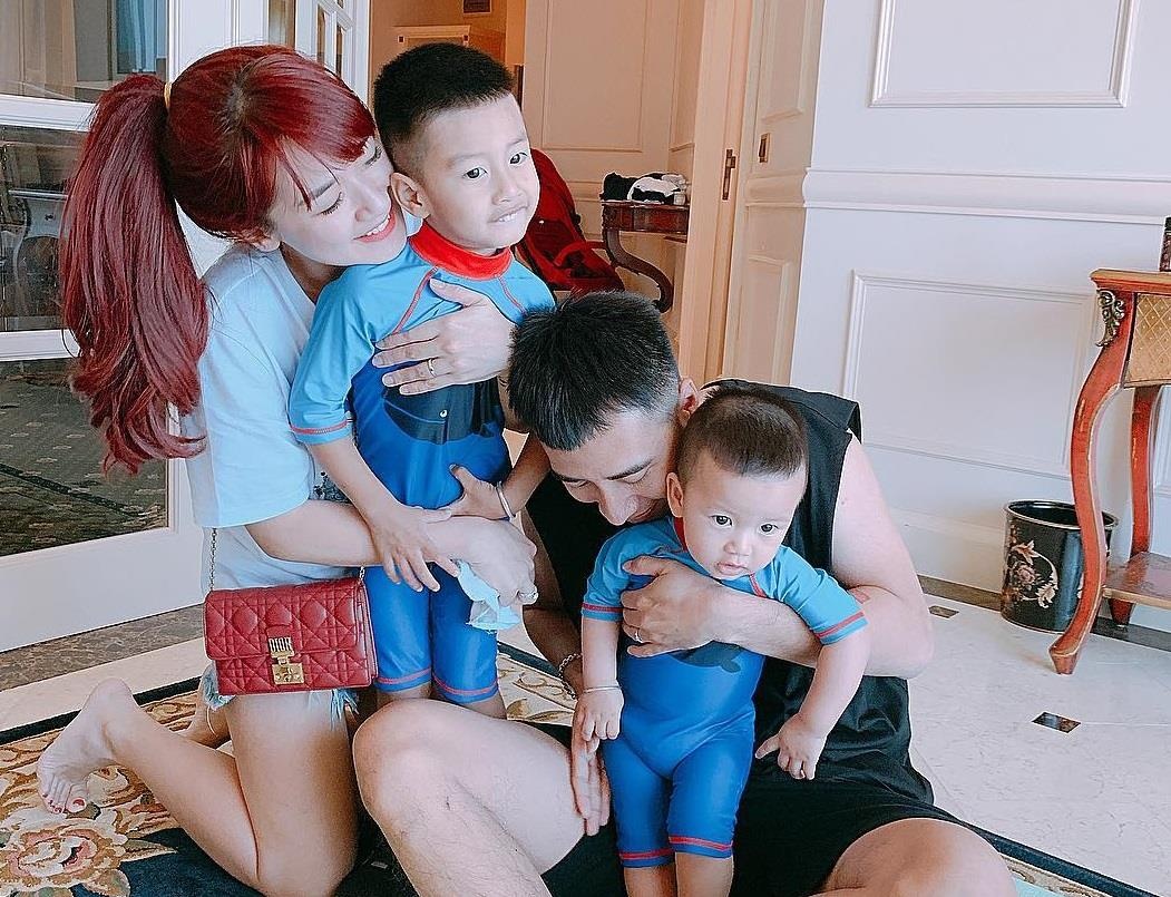 Ba xa Only C: 'Cac lop ngoai khoa giup con trang bi ky nang huu ich' hinh anh