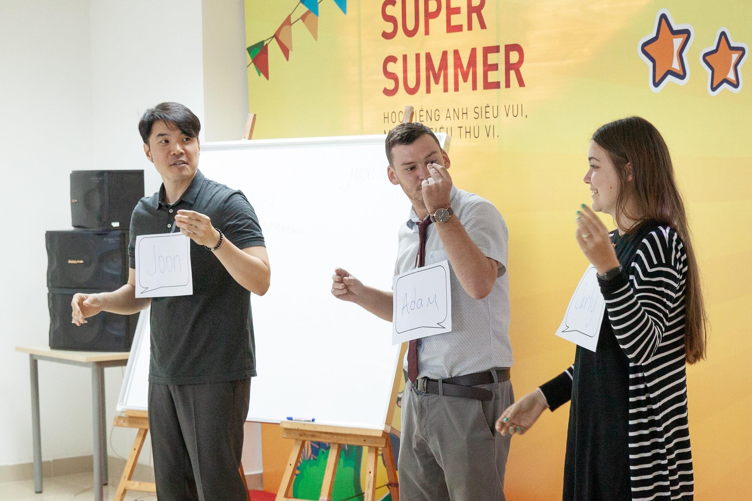 Phuong phap chuan quoc te giup tre hoc tieng Anh bang am nhac hinh anh