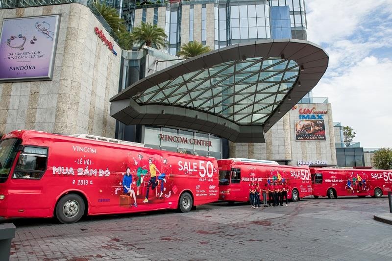 Le hoi mua sam Vincom Red Sale 2019 co gi hap dan? hinh anh