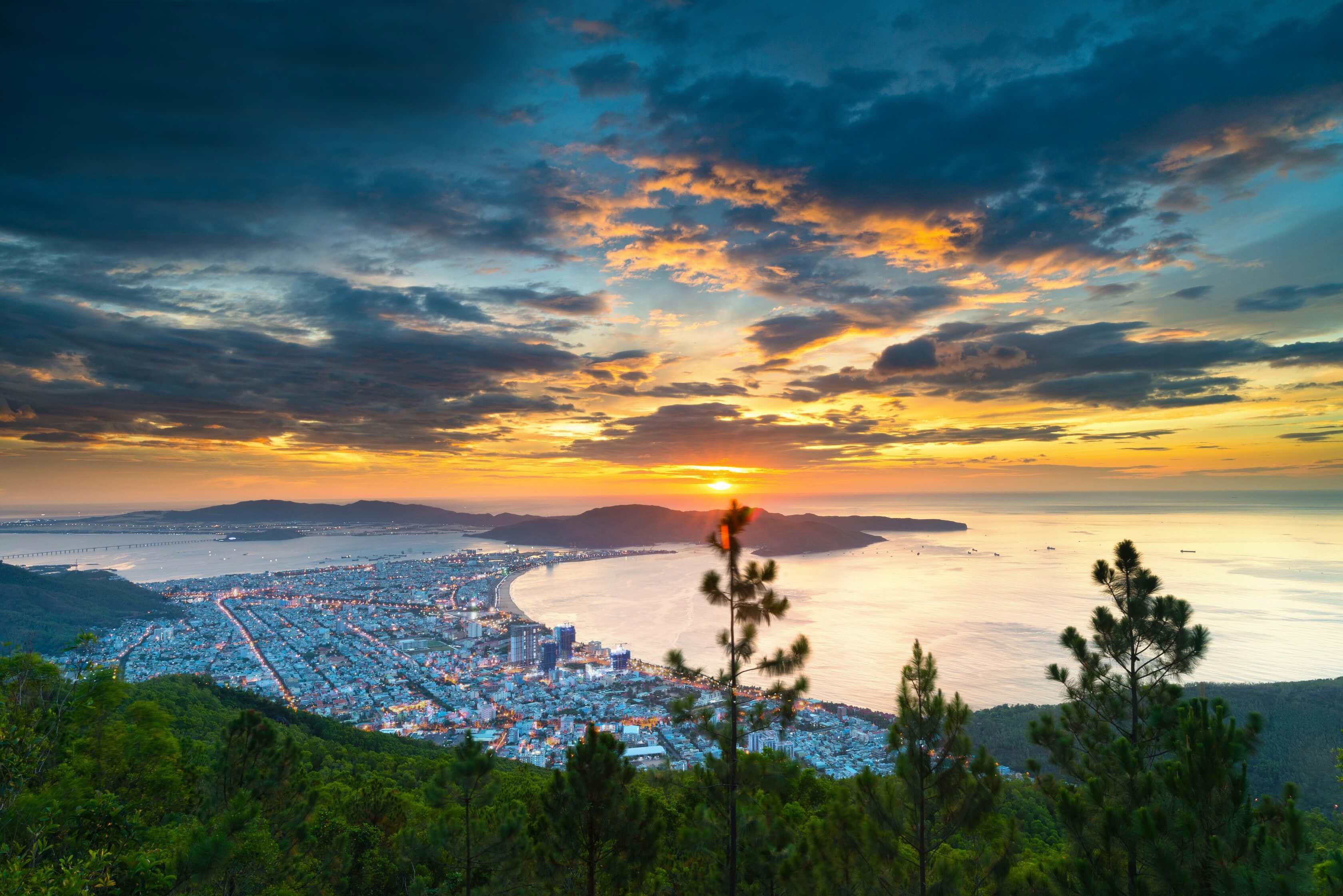Vi sao Quy Nhon la mien dat tiem nang cho nha dau tu BDS nghi duong? hinh anh
