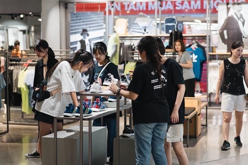 Vincom Red Sale Carvial ảnh 3 Vincom Red Sale Carvial anh 3