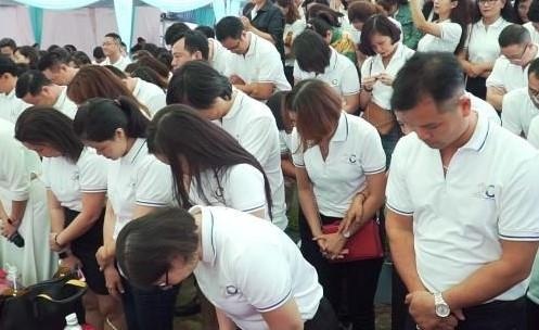 Doi nguoi co bao nhieu lan cui dau tri an thay co? hinh anh