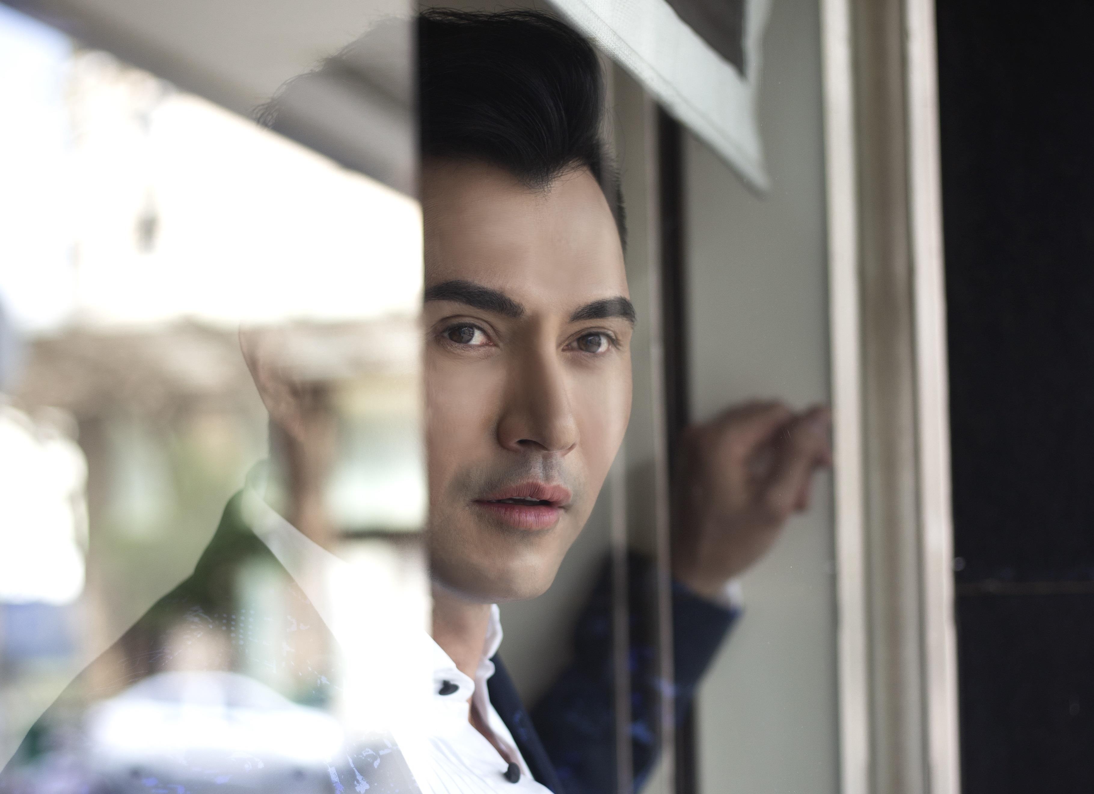 Ca si Leon Vu: ‘Duoc tro ve Viet Nam de hat la uoc nguyen cua toi’ hinh anh