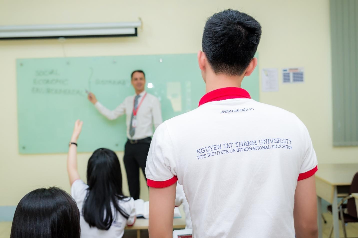 NIIE ảnh 1 NIIE anh 1