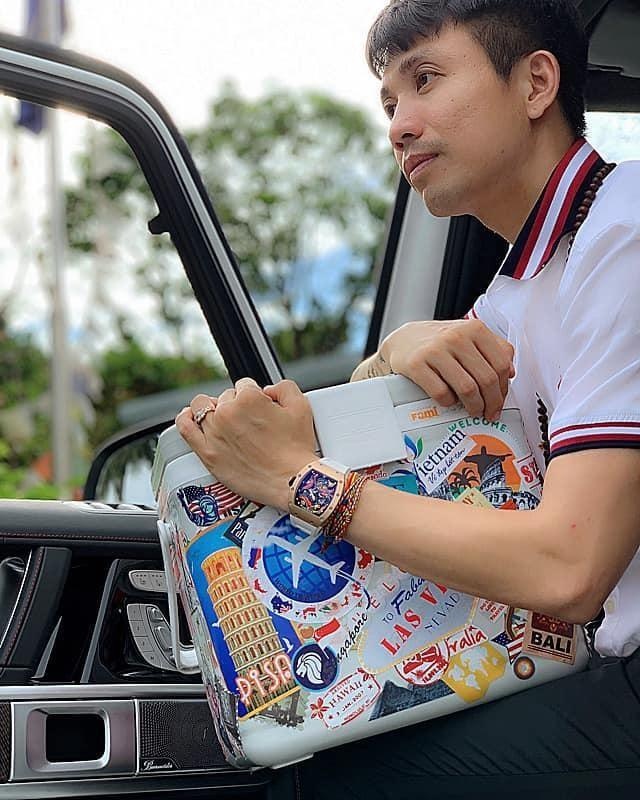 Dong ho Hoa Long anh 3