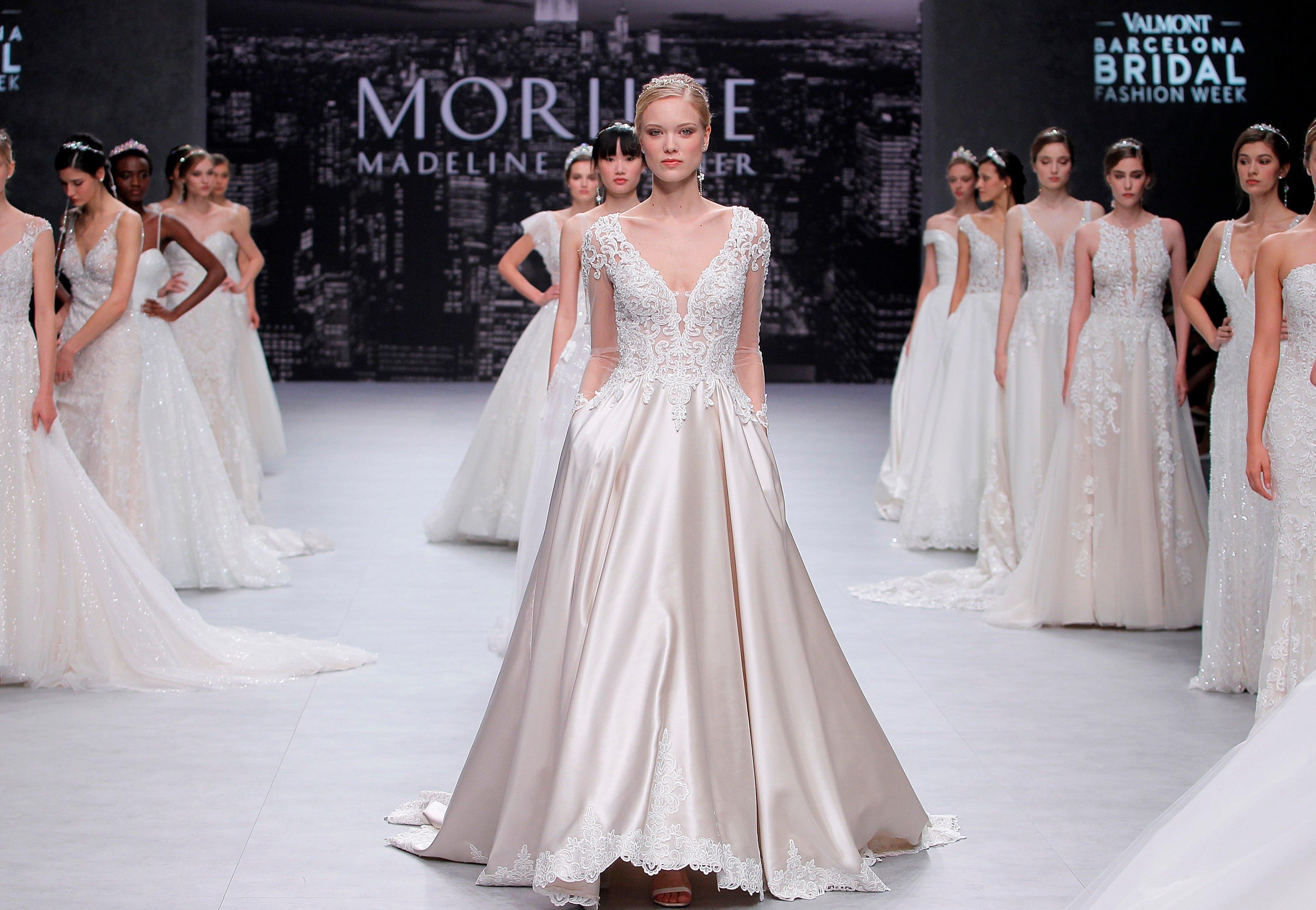 Ngam BST ao cuoi Mori Lee tai tuan le thoi trang ao cuoi Barcelona hinh anh