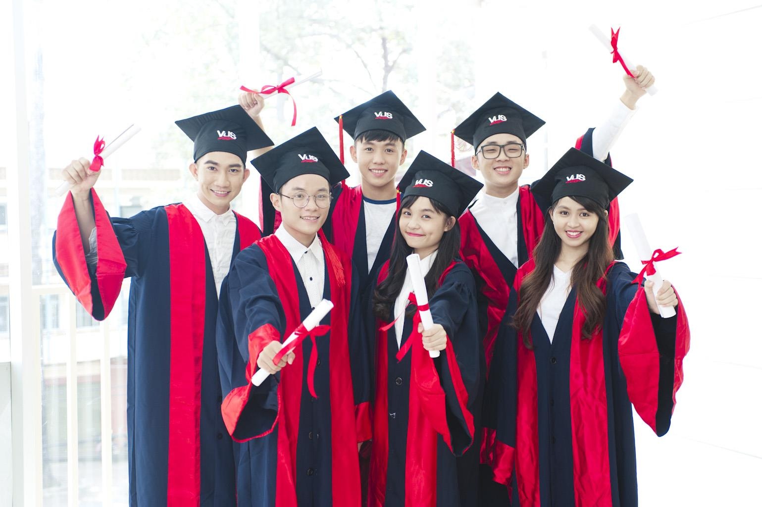 VUS Le Trong Tan anh 2