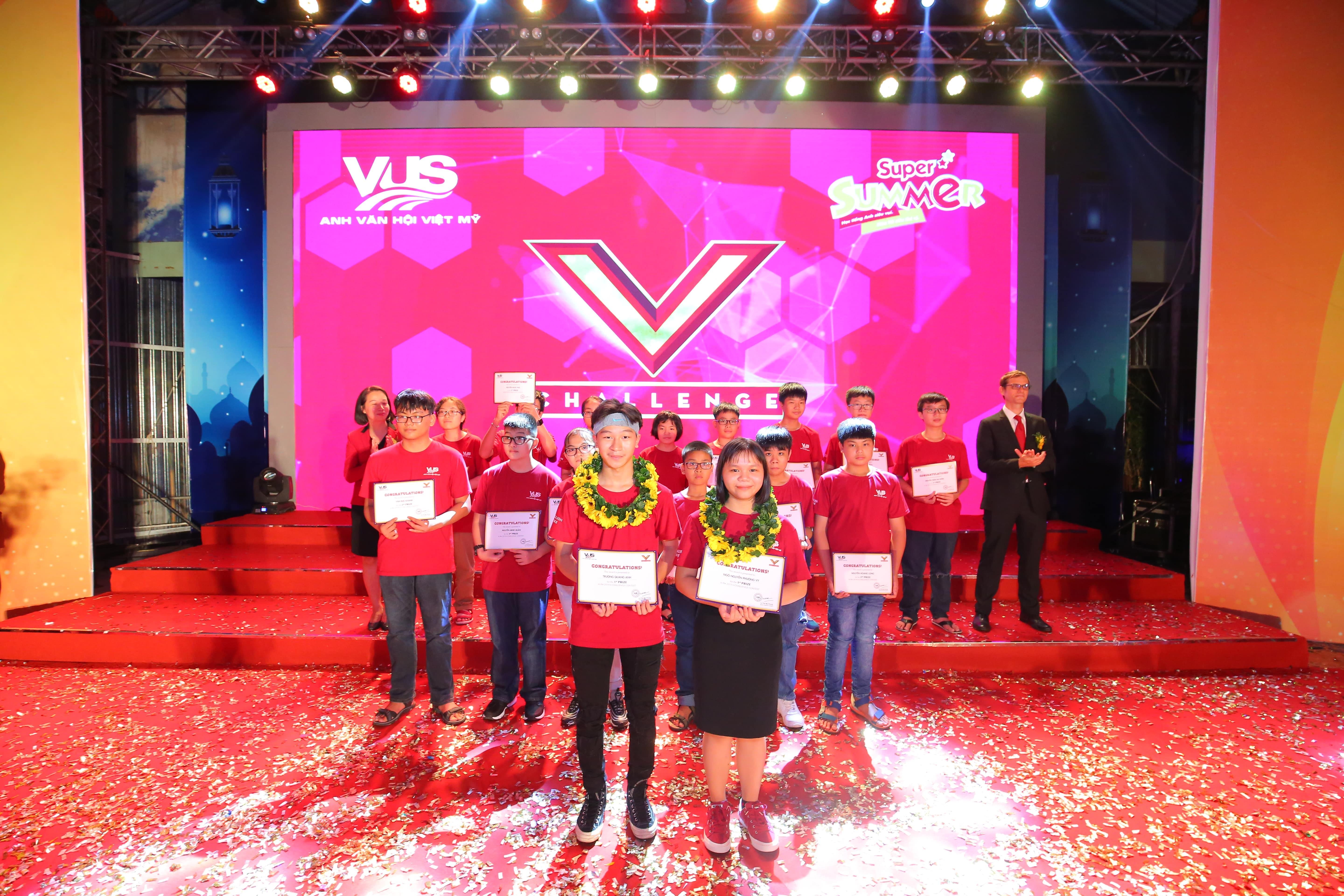 Anh van Hoi Viet My VUS anh 6