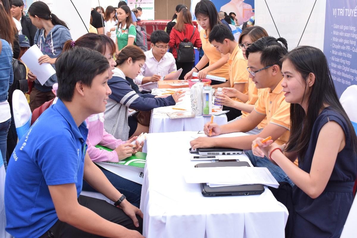 Hon 95% sinh vien tot nghiep Cao dang cong nghe Ladec co viec lam hinh anh