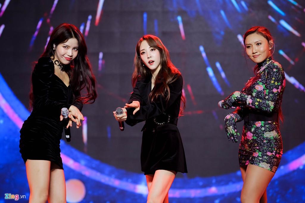 V Heartbeat Live anh 15