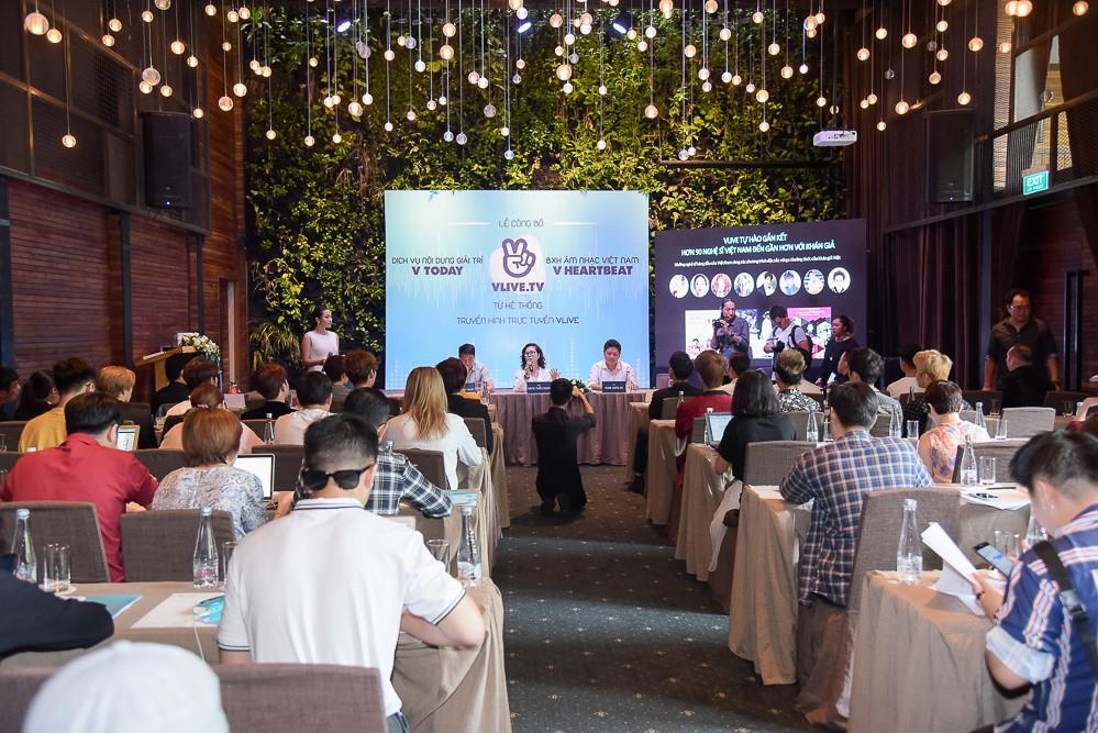 V Heartbeat Live anh 1
