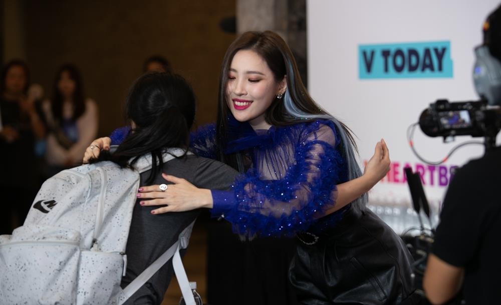 V Heartbeat Live anh 13