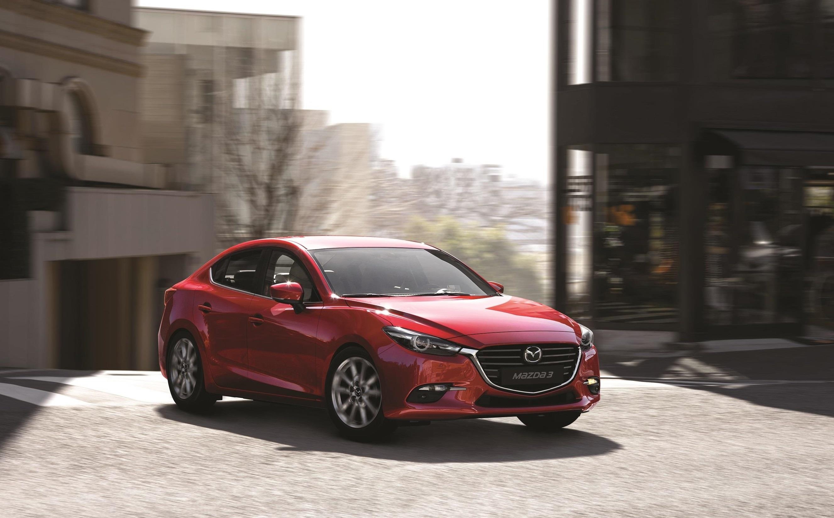 Mazda3 vuot moc 50.000 xe, trong top 10 oto ban chay nhat hinh anh