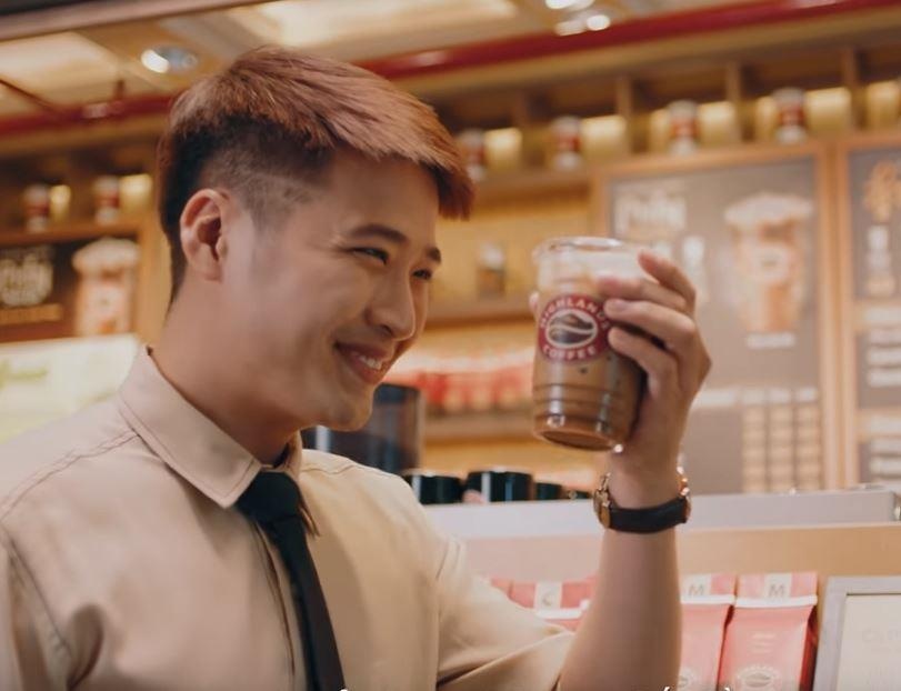 Highlands Coffee - 300 quan voi tram chuyen dam da hinh anh