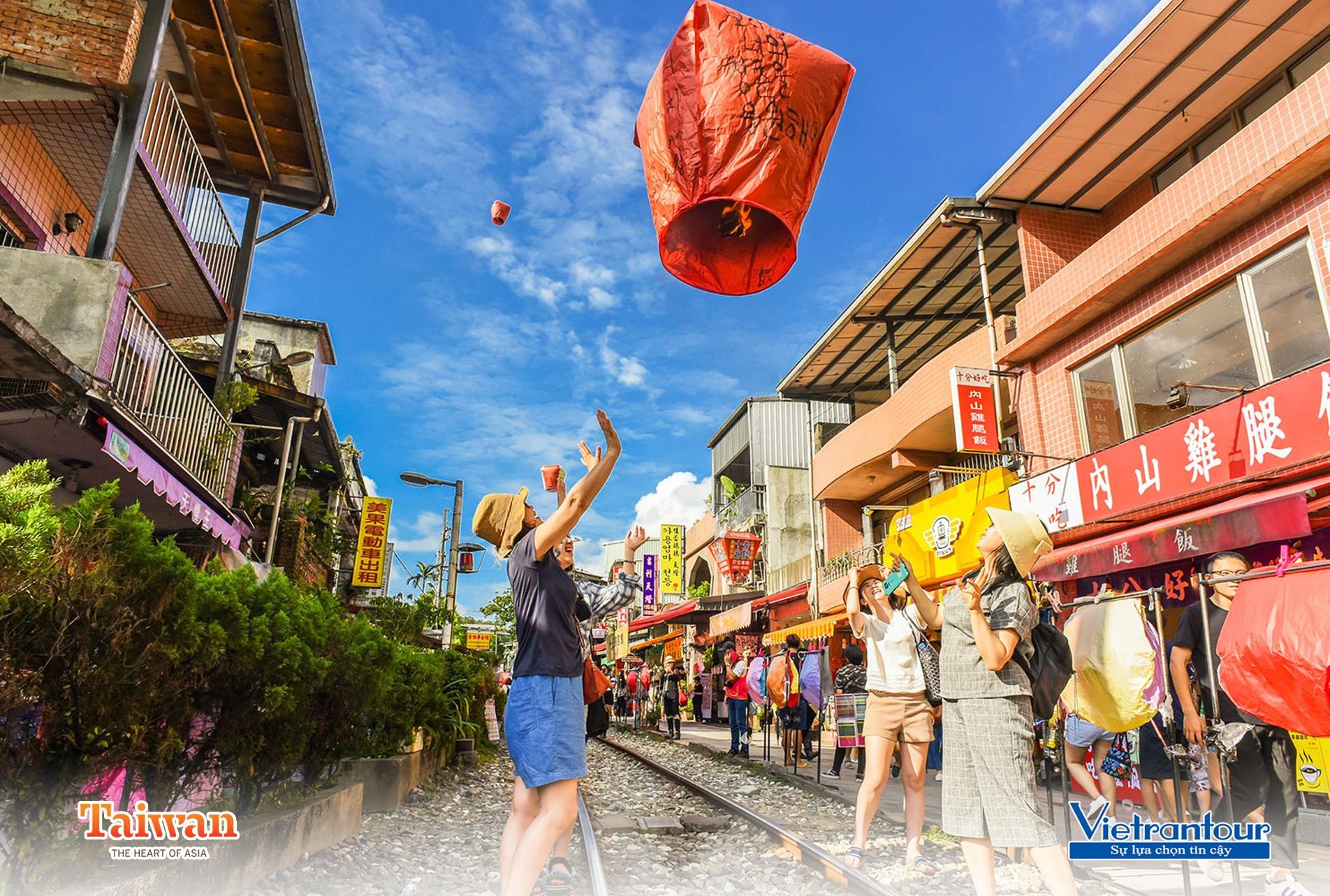 Chu du 'dao ngoc chau A' cung Vietrantour hinh anh