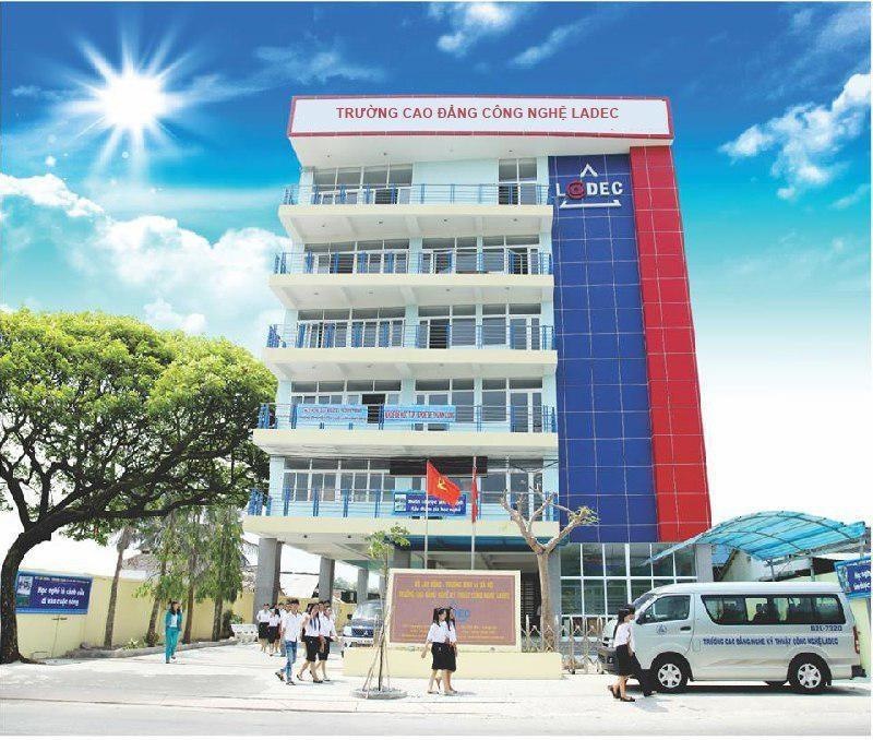 Ladec ảnh 1 Ladec anh 1