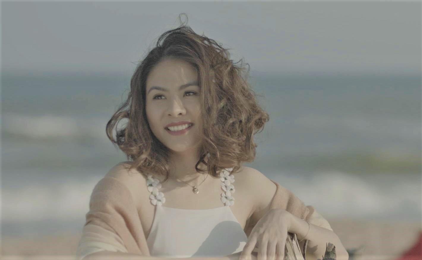 Van Trang lay nuoc mat khan gia trong 'Tim chong cho me' hinh anh