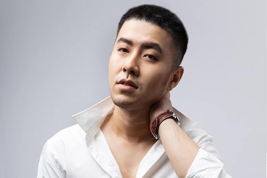 2 lan chan thuong day chang, Akira Phan khong the tap gym giam beo hinh anh