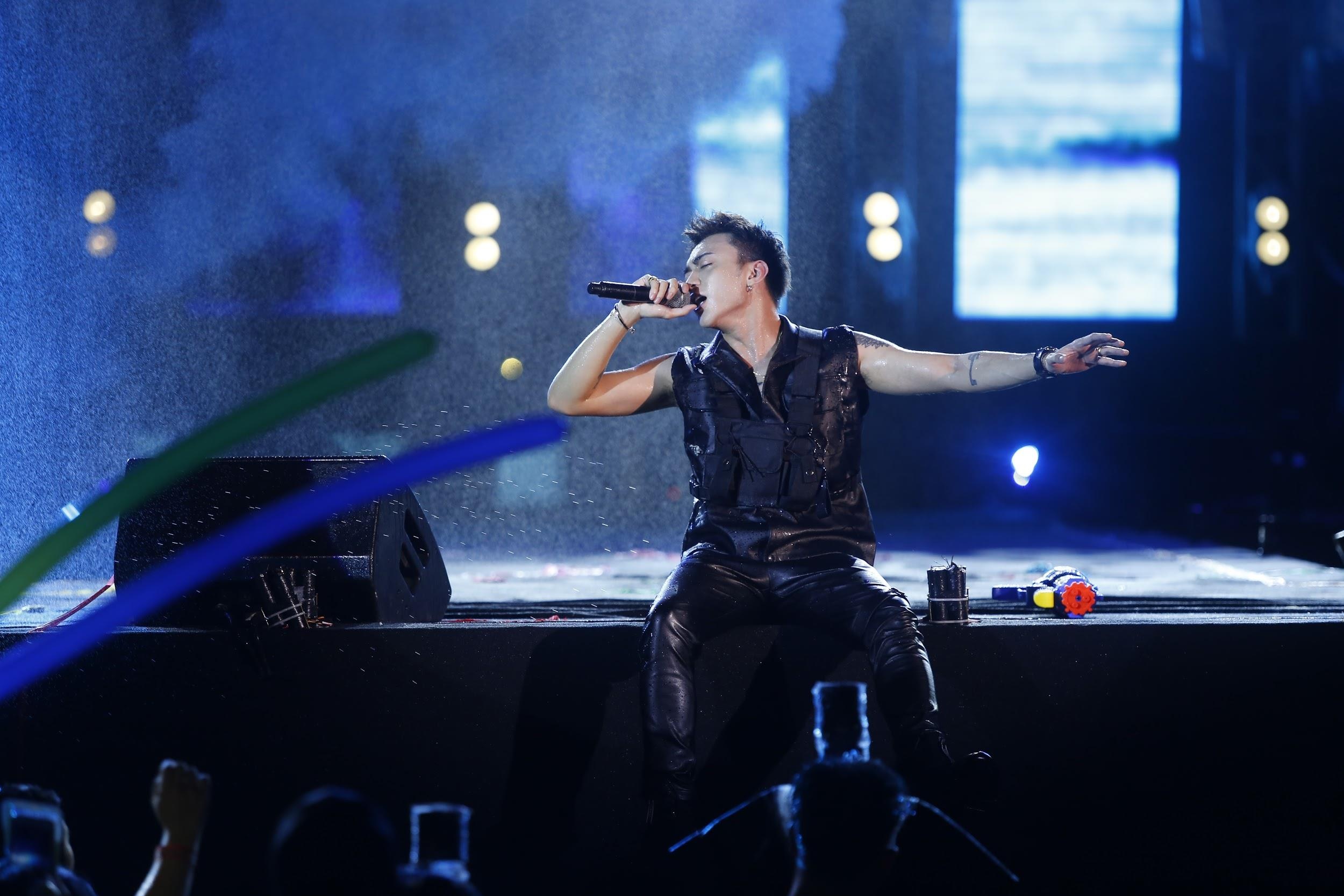 Le hoi nuoc Aqua League anh 12