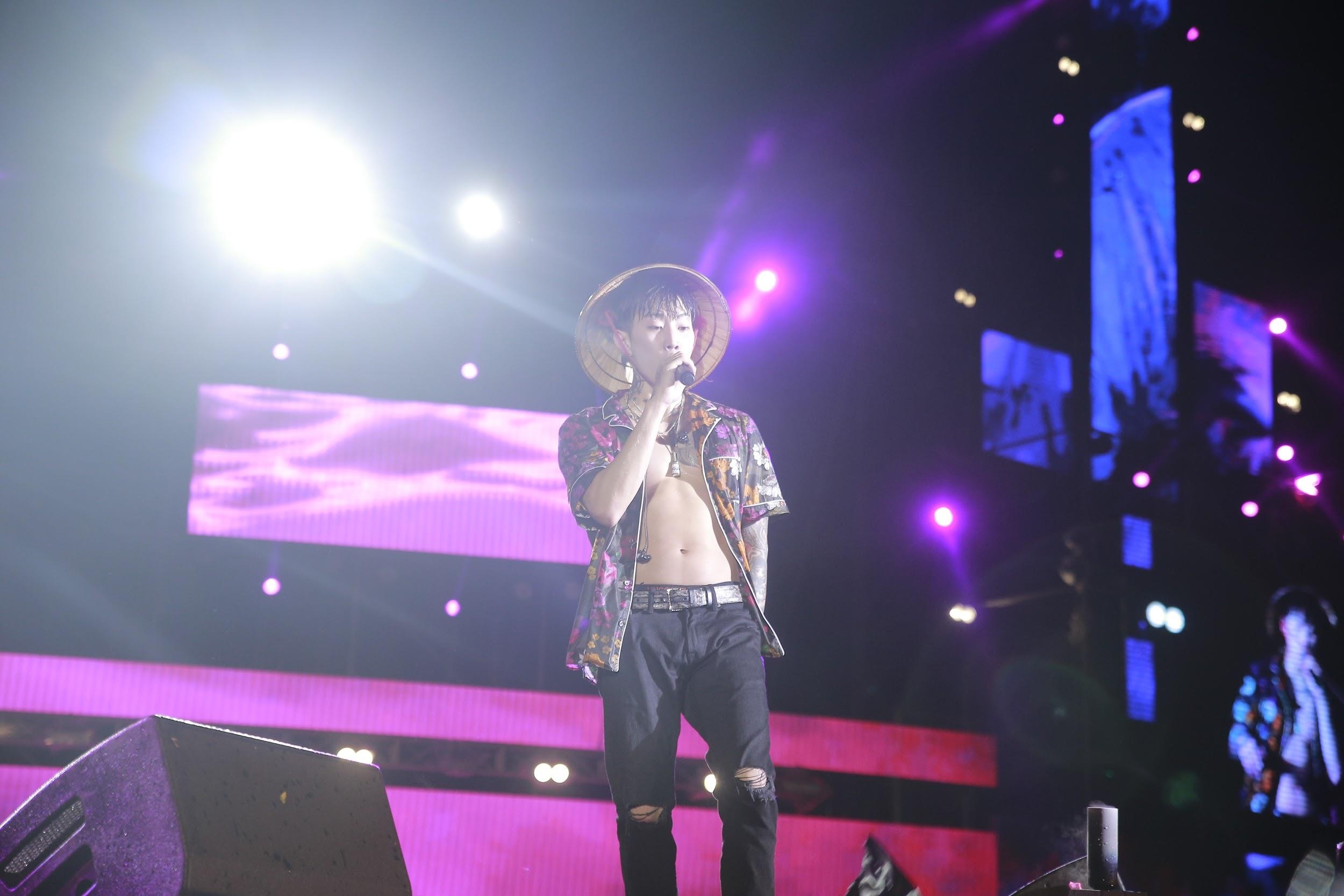 Le hoi nuoc Aqua League anh 13