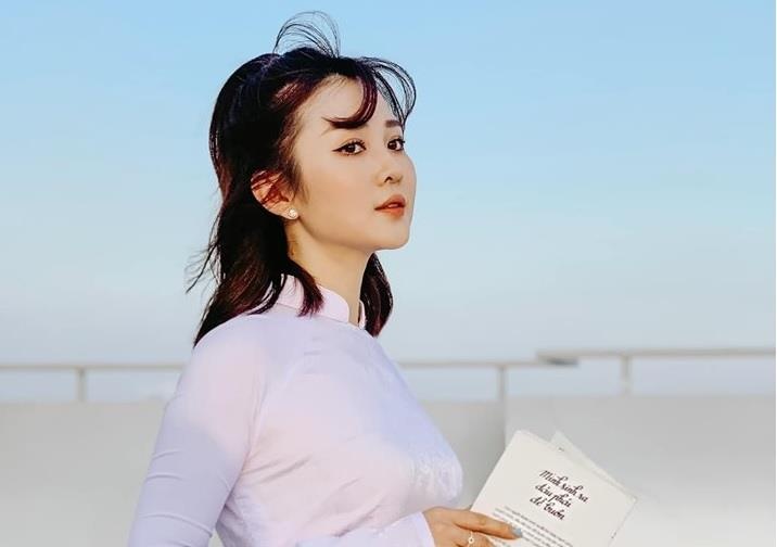 Ribi Sachi va dan hot girl thi nhau khoe sac voi ao dai truyen thong hinh anh