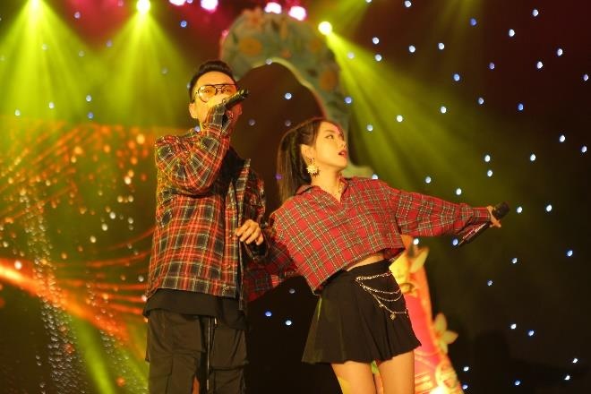 Le hoi 'Pho hang nong' hua hen khuay dong Sai thanh dip cuoi tuan hinh anh