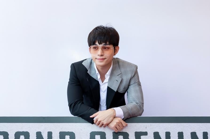 Jun Pham keu goi dong gop cho tre em mac benh tim hinh anh