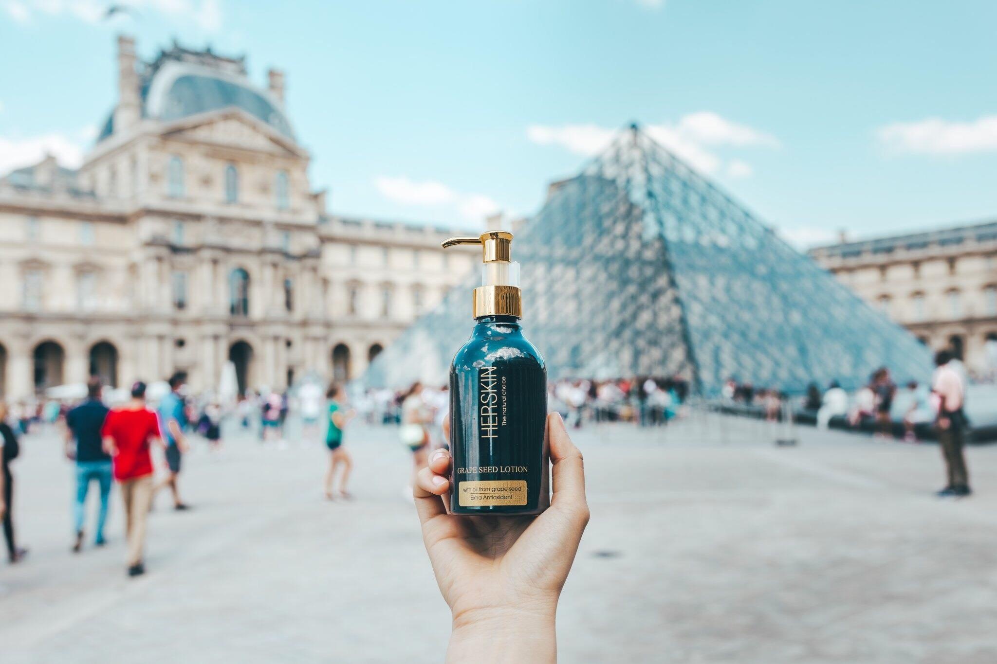 Bo san pham cham soc da lao hoa Her Skin anh 4