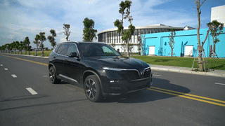 SUV Lux SA2.0 1,4 ty dong cua VinFast co gi vuot troi? hinh anh