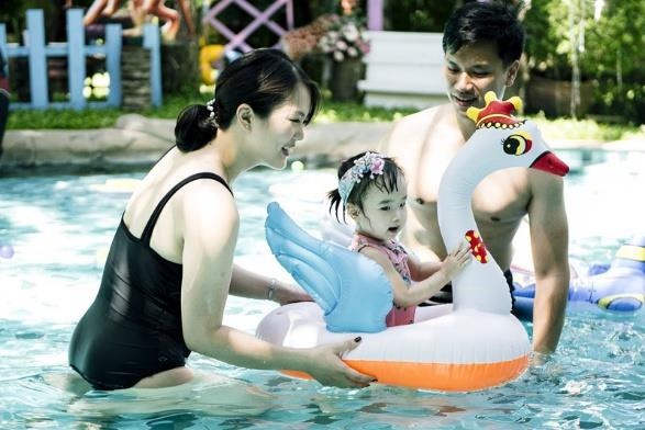 Trai nghiem mua he vua bo ich vua hung khoi tai oc dao xanh Furama hinh anh