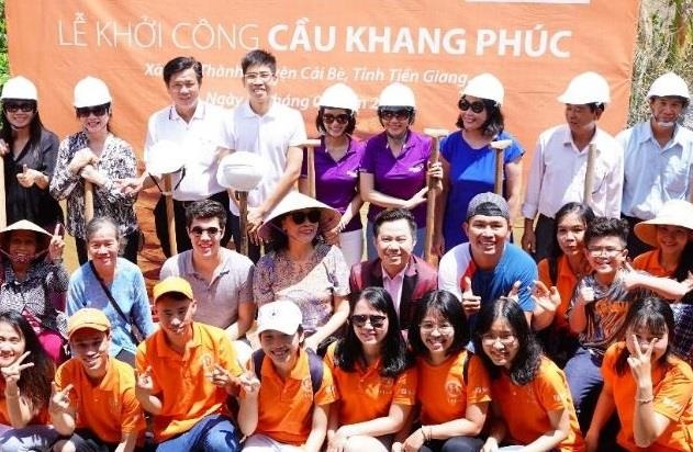 Khoi cong cau day vang lon nhat cua quy Nam Phuong tai Tien Giang hinh anh