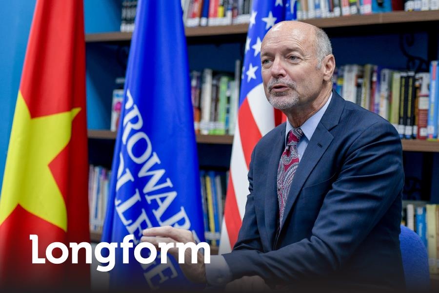 Hanh trinh 10 nam dua sinh vien Viet ra bien lon cua Dai hoc Broward hinh anh