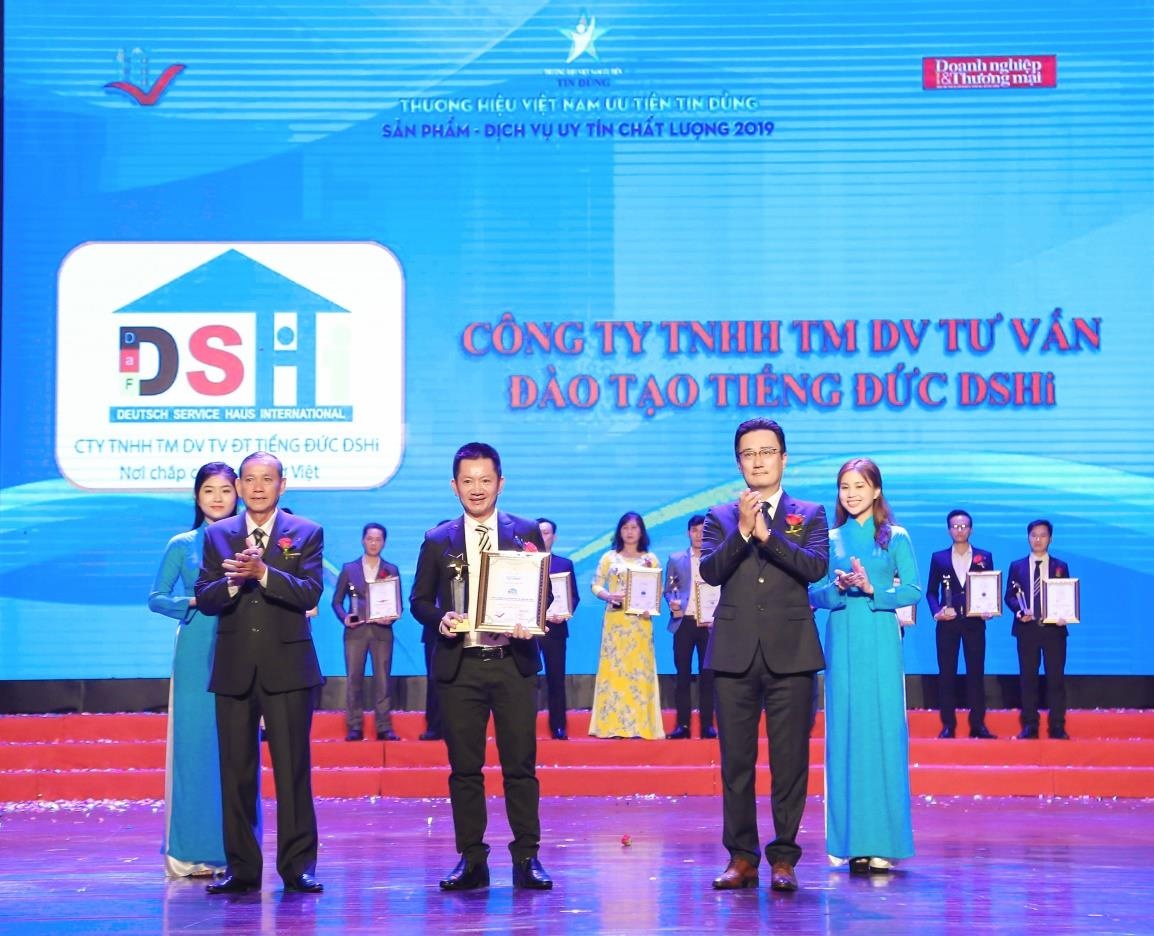 Trung tam tieng Duc DSHi anh 1