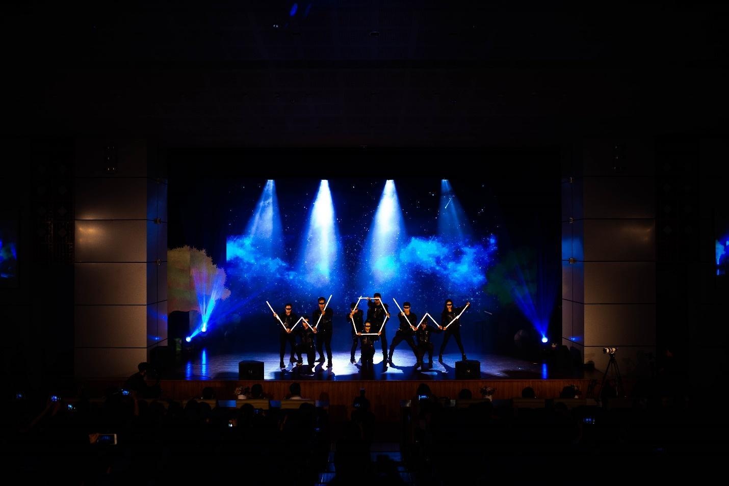 Trung tam Anh ngu Apollo English anh 10