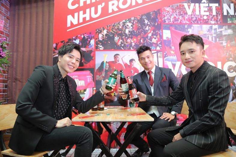 3 quy ong nhac Viet do do lich lam voi vest tai su kien Bia Saigon hinh anh