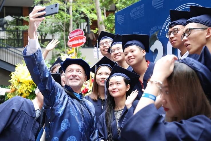 Broward  Viet Nam anh 4