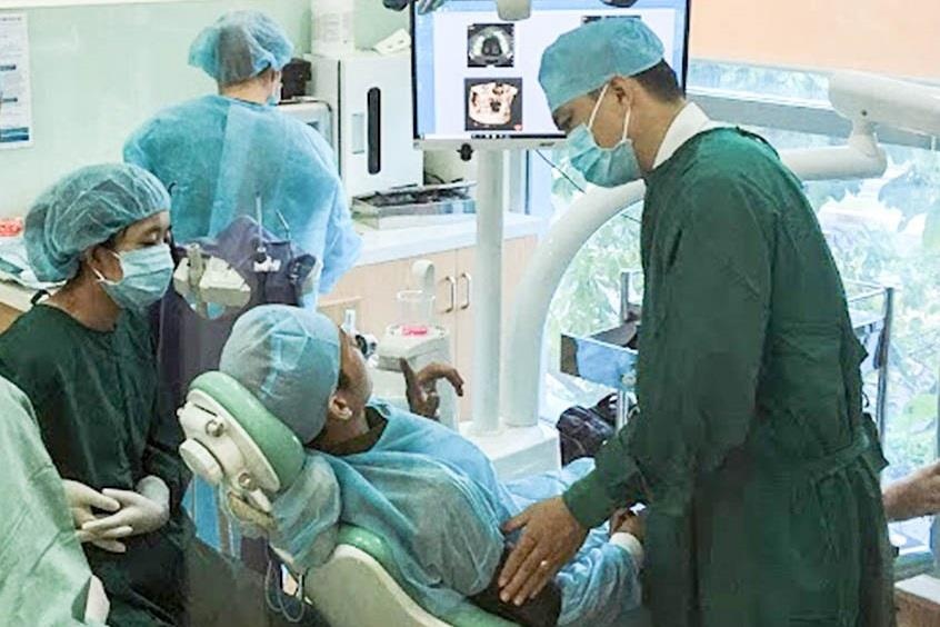 5 dieu nen lam de xua tan noi so truoc khi trong rang Implant hinh anh