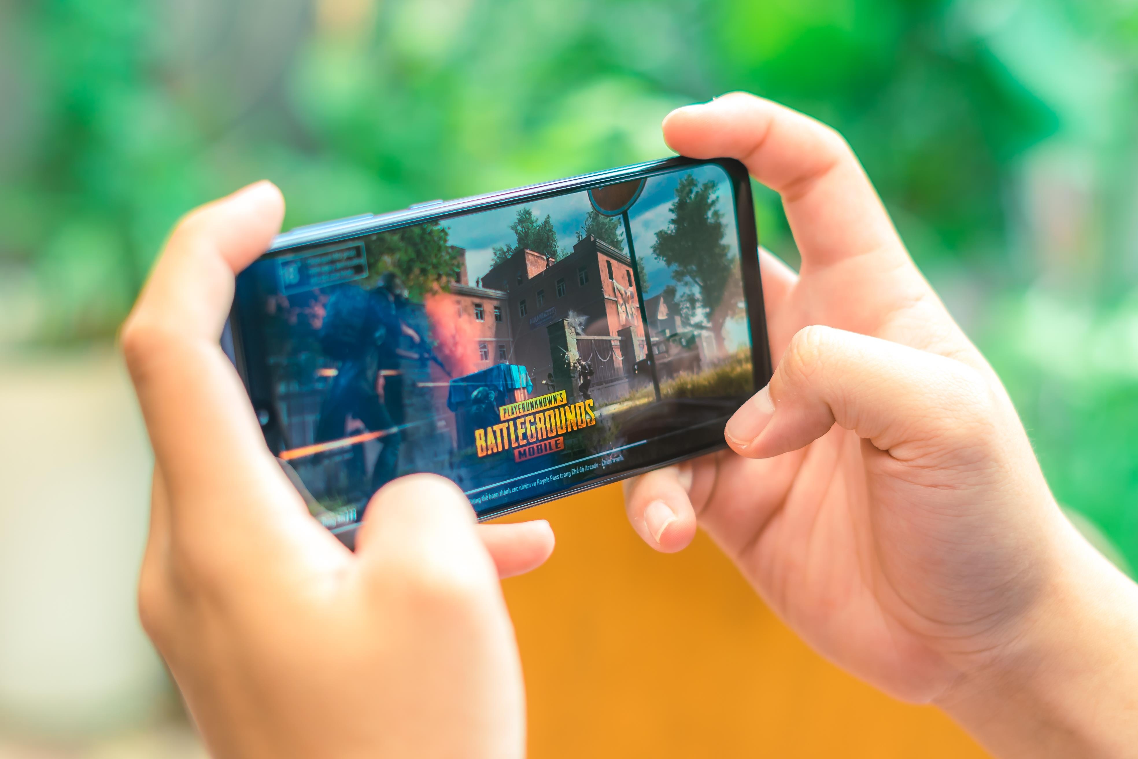 Them mot smartphone Samsung chi ban online, hua hen doanh so ky luc hinh anh