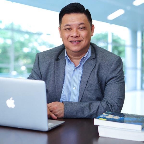 Dai hoc Kinh te TP.HCM anh 2