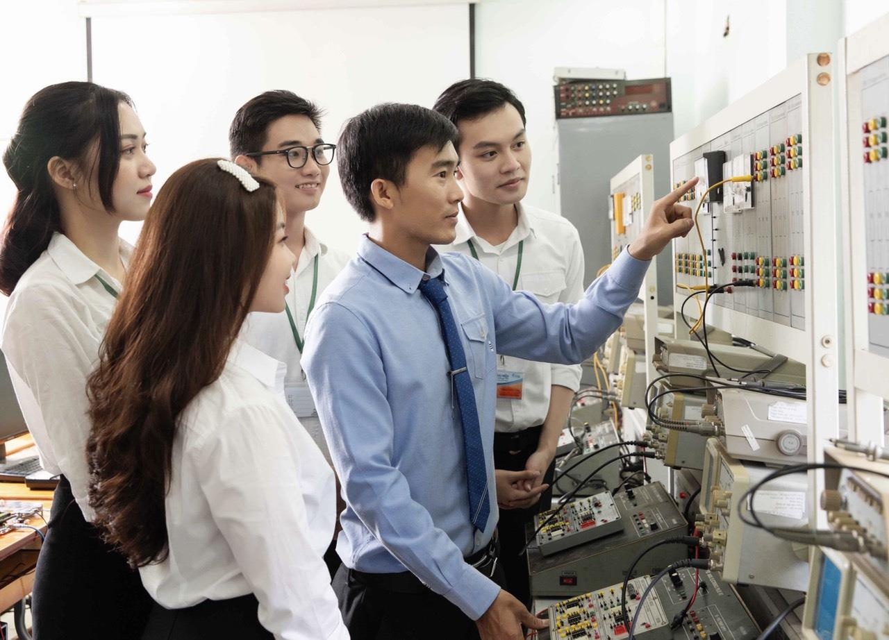 ĐH Văn Hiến ảnh 4 DH Van Hien anh 4