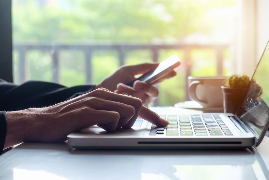 Bi quyet huong loi khi su dung dich vu ngan hang hinh anh