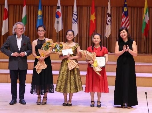 Volvo Cars Vietnam trao giai cho thi sinh cuoc thi Violon quoc te 2019 hinh anh