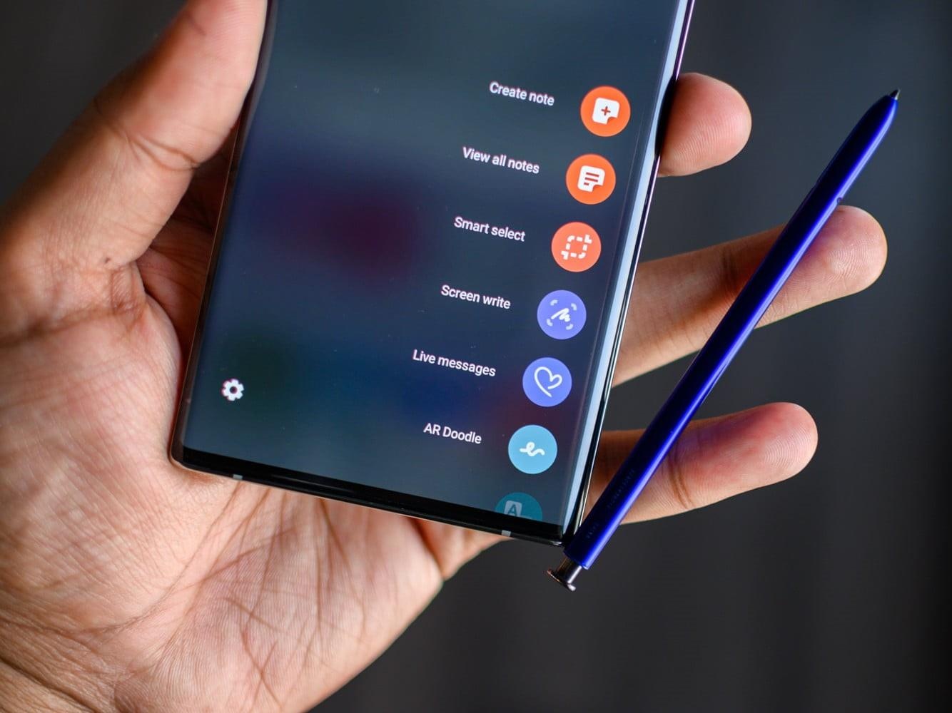 Dat mua Galaxy Note10, 10+ gia 'khong the hoi hon' hinh anh