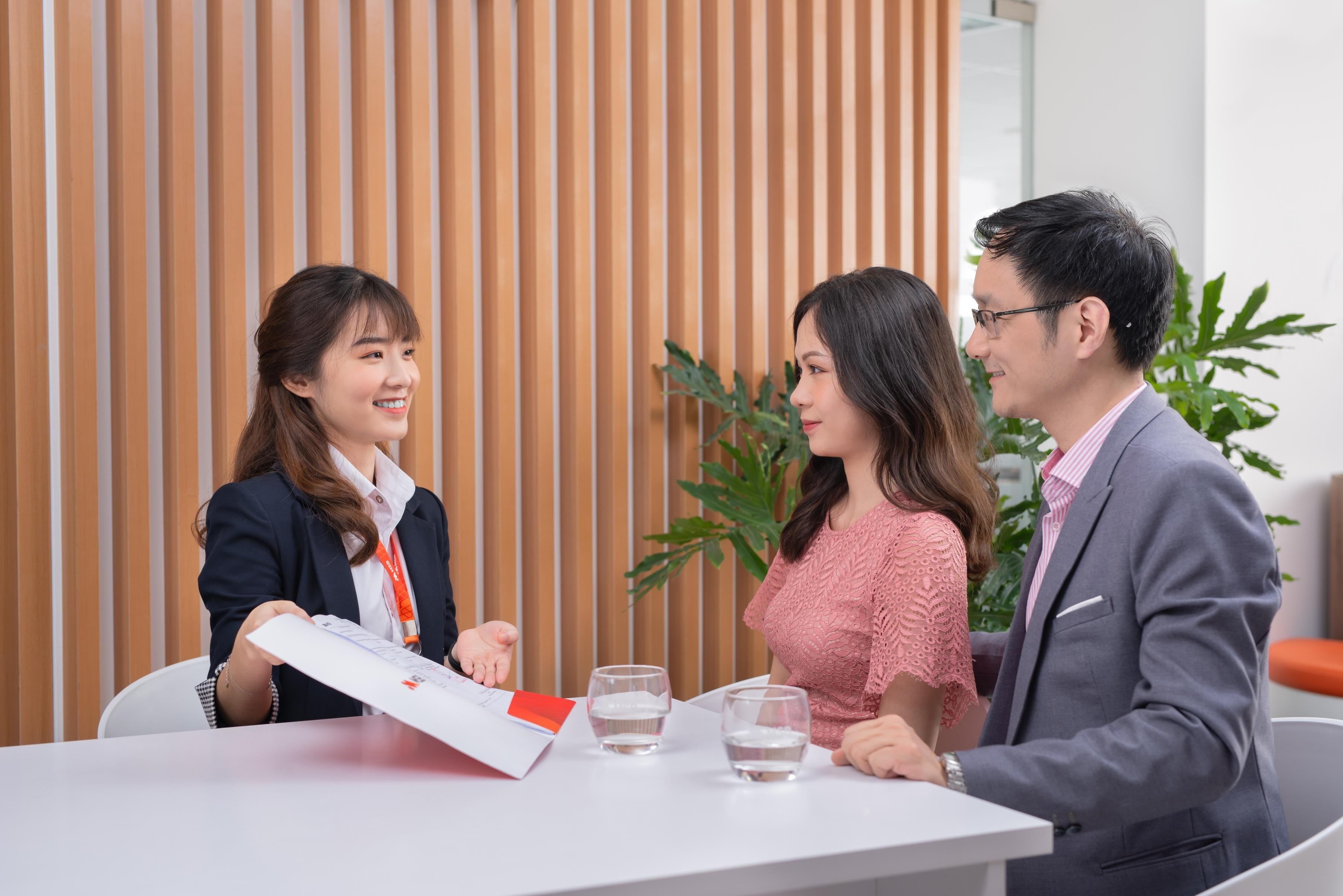 Doanh nghiep tiet kiem den 80 trieu/nam khi giao dich qua ngan hang hinh anh