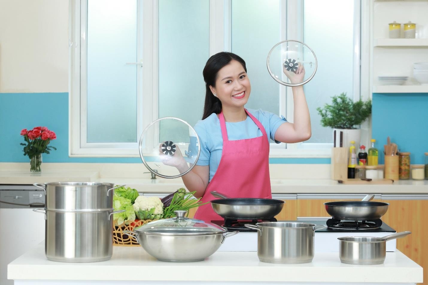 Con mot ngay de doi tem nhan qua hap dan tai sieu thi Co.opmart hinh anh